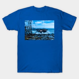 Rope foot bridge from plateau to rock island BLUE T-Shirt